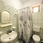 Garden Apt-5 *