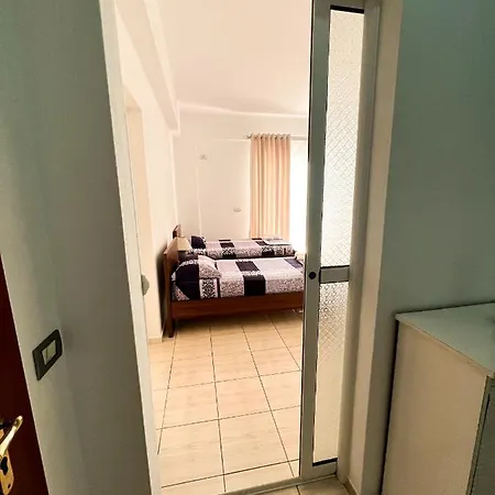 Garden Apt-5 *