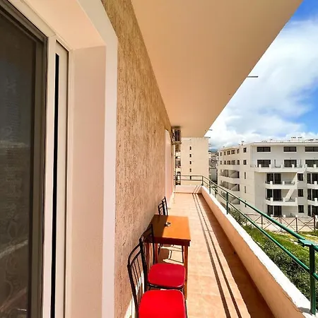 Lägenhet Garden Apt-5