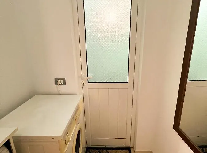 Garden Apt-5 Lägenhet *