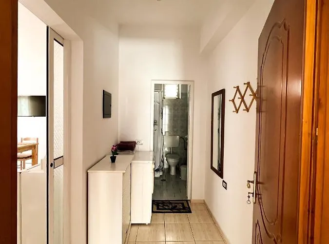 Garden Apt-5 Lägenhet *